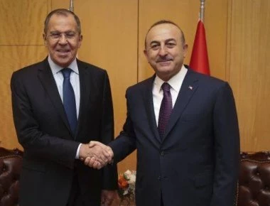 Κοινές δραστηριότητες για τη σταθερότητα στη Συρία αποφάσισαν Λαβρόφ και Τσαβούσογλου